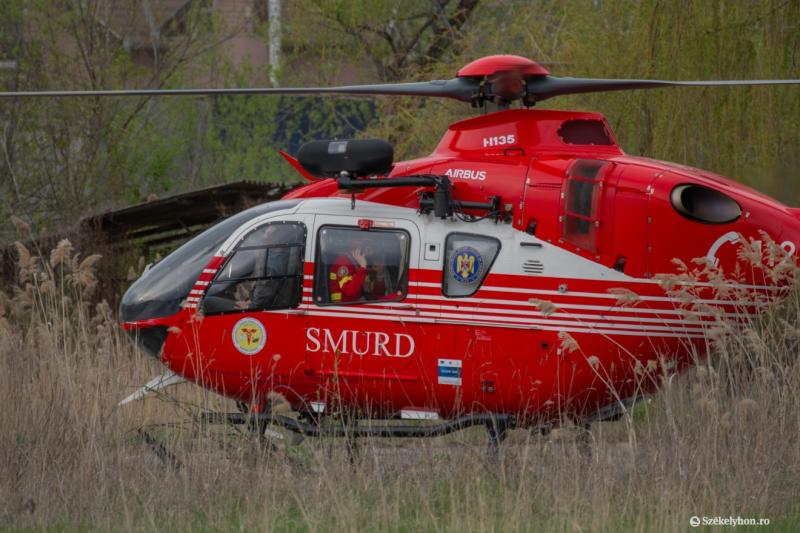 Reggeli figyelmeztetést követően a turisták most mégis helikopteres mentőakciót kapnak a Bucsecs-hegységben. Székelyhon hírportál értesülése szerint a látogatók figyelmét felhívták a veszélyekre, de ennek ellenére a hegyekbe indultak.