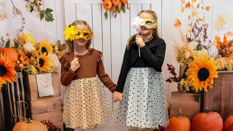 Minden egyes pötty egy különleges emlék e település történetében, hiszen ezek a pöttyök formálták meg hírnevét.