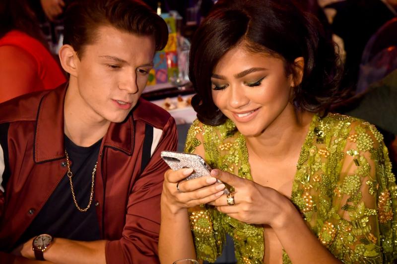 Randizni három év után: Zendaya és Tom Holland, mint a szomszéd fiú és lány története

Három év együttlét után a randizás újraértelmeződhet. Zendaya és Tom Holland esete jól mutatja, hogy a hétköznapi, laza találkozások is lehetnek különlegesek. Nem a gra