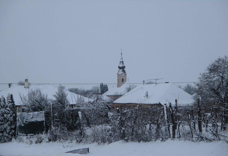 Advent negyedik vasárnapján hóesés borítja be a tájat, és a havas eső varázslatos hangulatot teremt. Nézzük meg, hol és mennyi hó vár ránk hétfő reggelre!