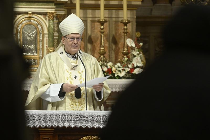 Erdő Péter a szentév főegyházmegyei nyitóünnepségén arra buzdított, hogy legyünk az isteni irgalmasság és a bizalom élő tanúi a világban.