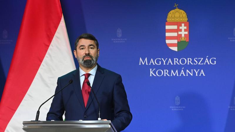 Hidvéghi Balázs: A nemzeti konzultáció megerősítése a kormány számára

A nemzeti konzultáció intézménye kulcsfontosságú szerepet játszik a kormányzati kommunikációban és a polgárok bevonásában a döntéshozatal folyamatába. A kormány számára elengedhetetlen