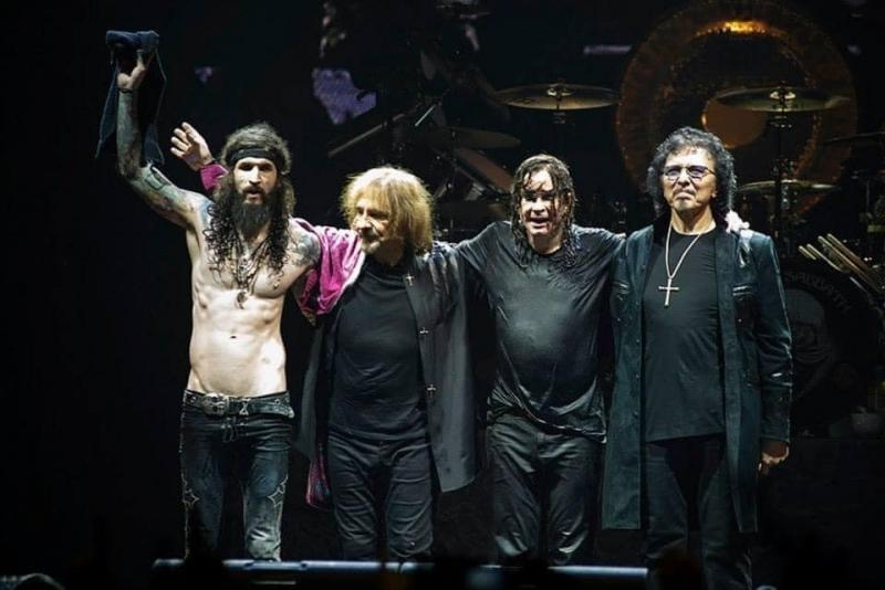 Újra egyesül a legendás Black Sabbath, és egy olyan metálfesztivál vár ránk, amelyre évtizedek óta nem volt példa! A zene rajongói számára ez a hír igazi csemege, hiszen a banda visszatérése garantáltan felejthetetlen élményeket ígér. Készüljünk fel a düb