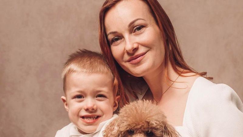 Betegségek, megpróbáltatások, váratlan tragédiák – egy bátor anya minden nehézségen felülkerekedik.