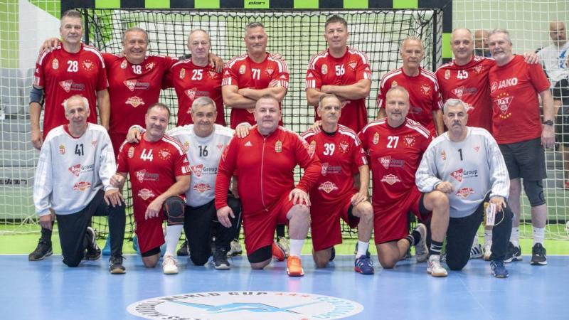 Amikor egy 50 éves férfi szemében könnycseppeket fedezel fel, akkor valóban megérted az élet mélységeit és a mögöttük rejlő fájdalmakat.