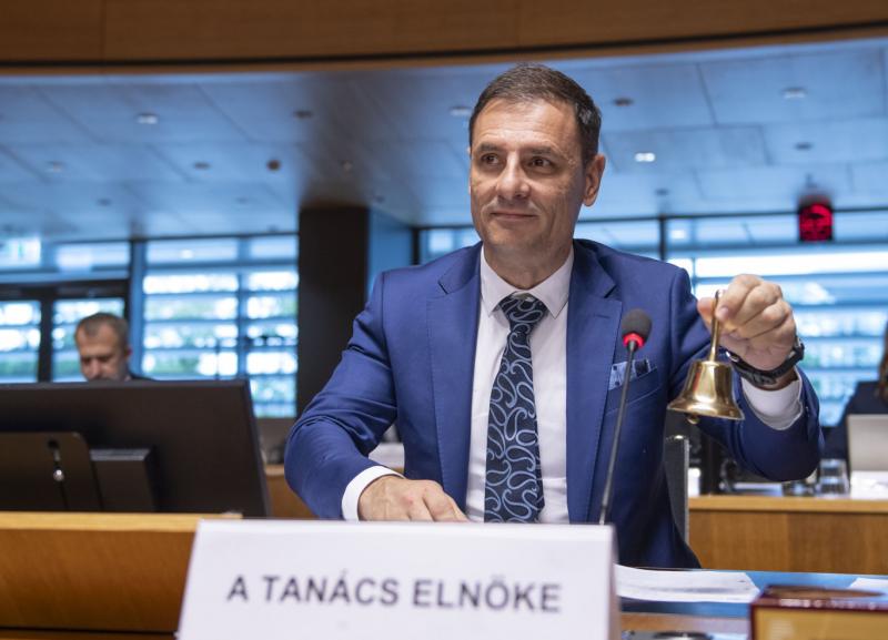 Tuzson Bence, az igazságügyi miniszter, börtönbüntetéssel riogatja Karácsony Gergelyt és a Pride rendezvény szervezőit.