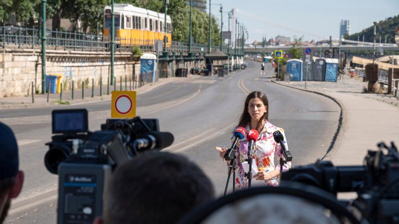 Szentkirályi Alexandra: Ahelyett, hogy a Pride megszervezésével foglalkozna, a főpolgármesternek inkább a fővárosi dugók problémájára kellene összpontosítania.
