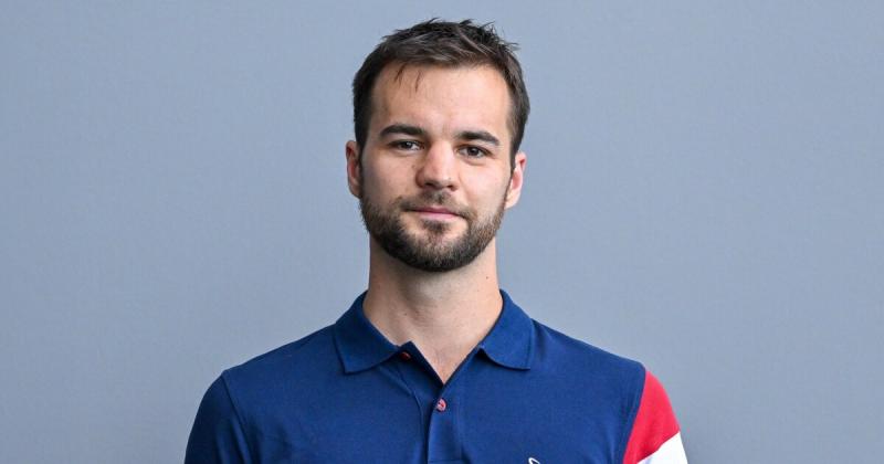 Kapu Tibor edzési módszerei az űrben egyedülállóak és inspirálóak. A súlytalanság különleges kihívásokat jelent, de Tibor kreatívan alkalmazza a modern technológiákat és innovatív gyakorlatokat, hogy fenntartja fizikai állapotát. Az űrhajós edzésprogramja
