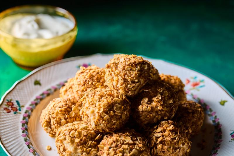 **Egészséges Túrógombóc Recept | Street Kitchen**

Fedezd fel a diétás túrógombócok világát, amelyek nemcsak finomak, hanem táplálóak is! Ez a recept tökéletes választás, ha szeretnél egy könnyű desszertet készíteni, ami nem terheli meg a bűntudatodat. 

