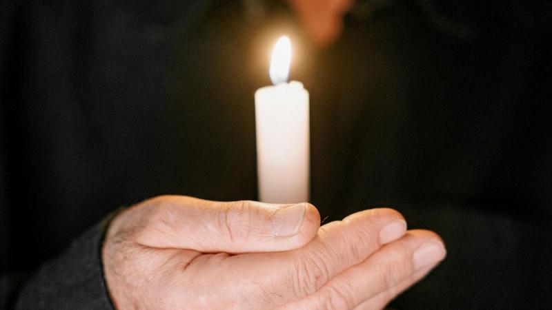 Súlyos fájdalom érte az Országos Mentőszolgálatot, amelynek következtében mélyszomorúság és gyász övezi a közösséget.