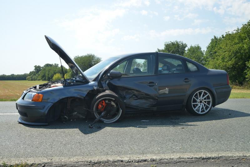 A Passatot menet közben megállította, aztán jött a kormányzár, és bekövetkezett a baleset -- Totalcar.