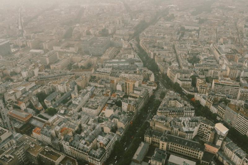 A városok a klímaváltozás harcának középpontjában állnak - friss kutatások világítanak rá a megoldásokra - Felfedezések az időjárás terén.