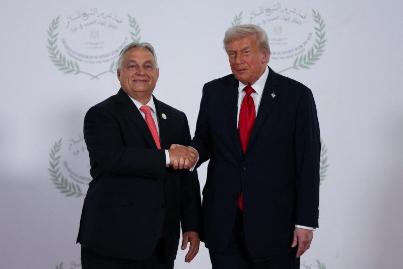 Napvilágot látott egy felvétel Trump és Orbán találkozójáról, amelyben a két politikust rendkívül éleslátó módon parodizálták.